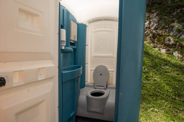 Porta potty delivery and setup in Gaylord, MN